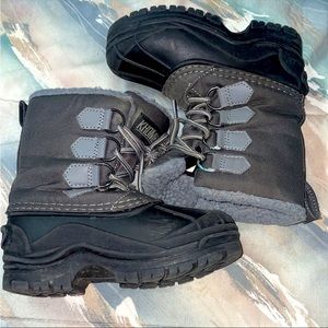 boys gray snow boots